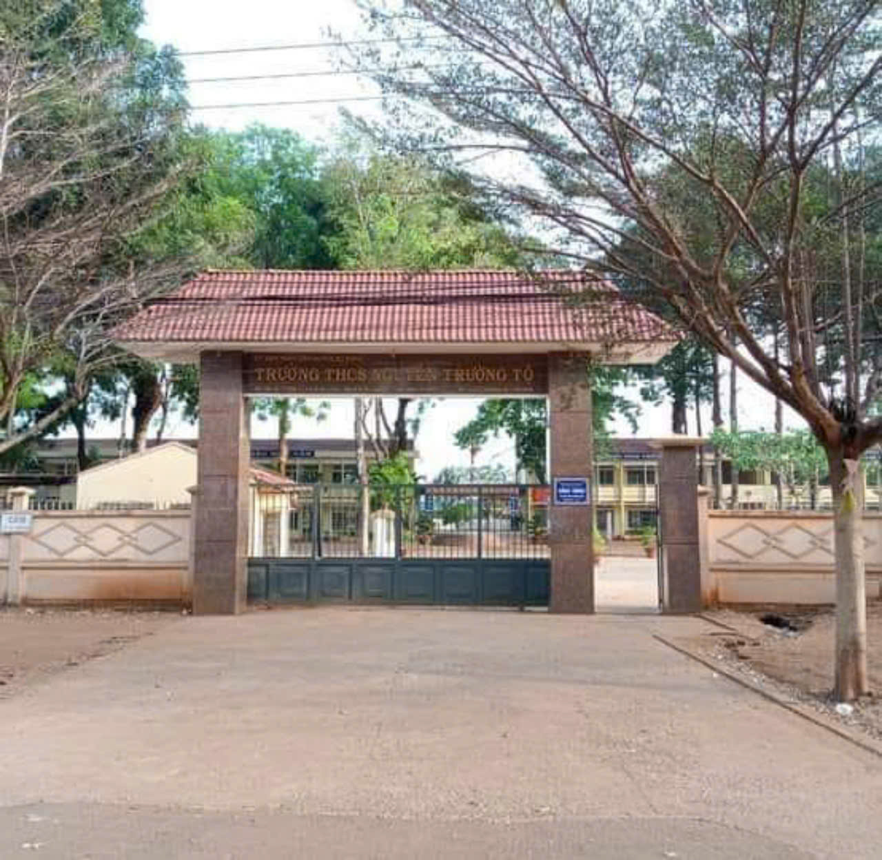 Trường THCS Nguyễn Trường Tộ