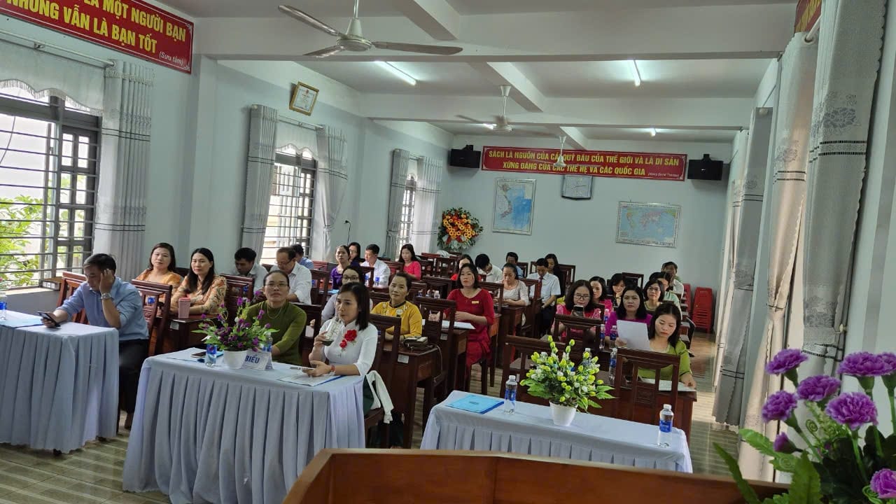 HỘI NGHỊ CBCC NĂM HỌC 2024 -  2025