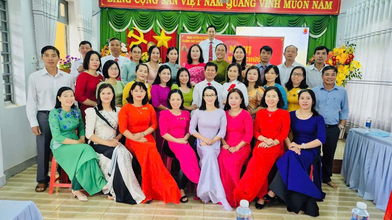 HỘI NGHỊ CBCC NĂM HỌC 2024 -  2025