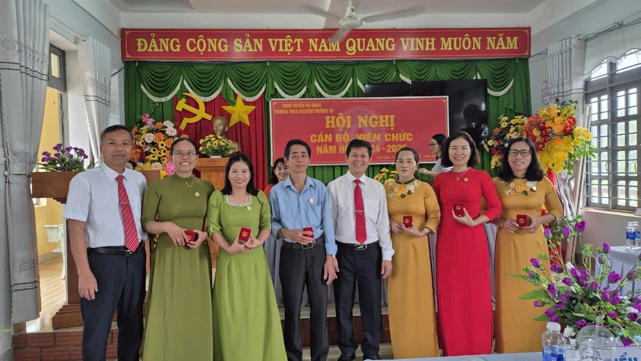 HỘI NGHỊ CBCC NĂM HỌC 2024 -  2025