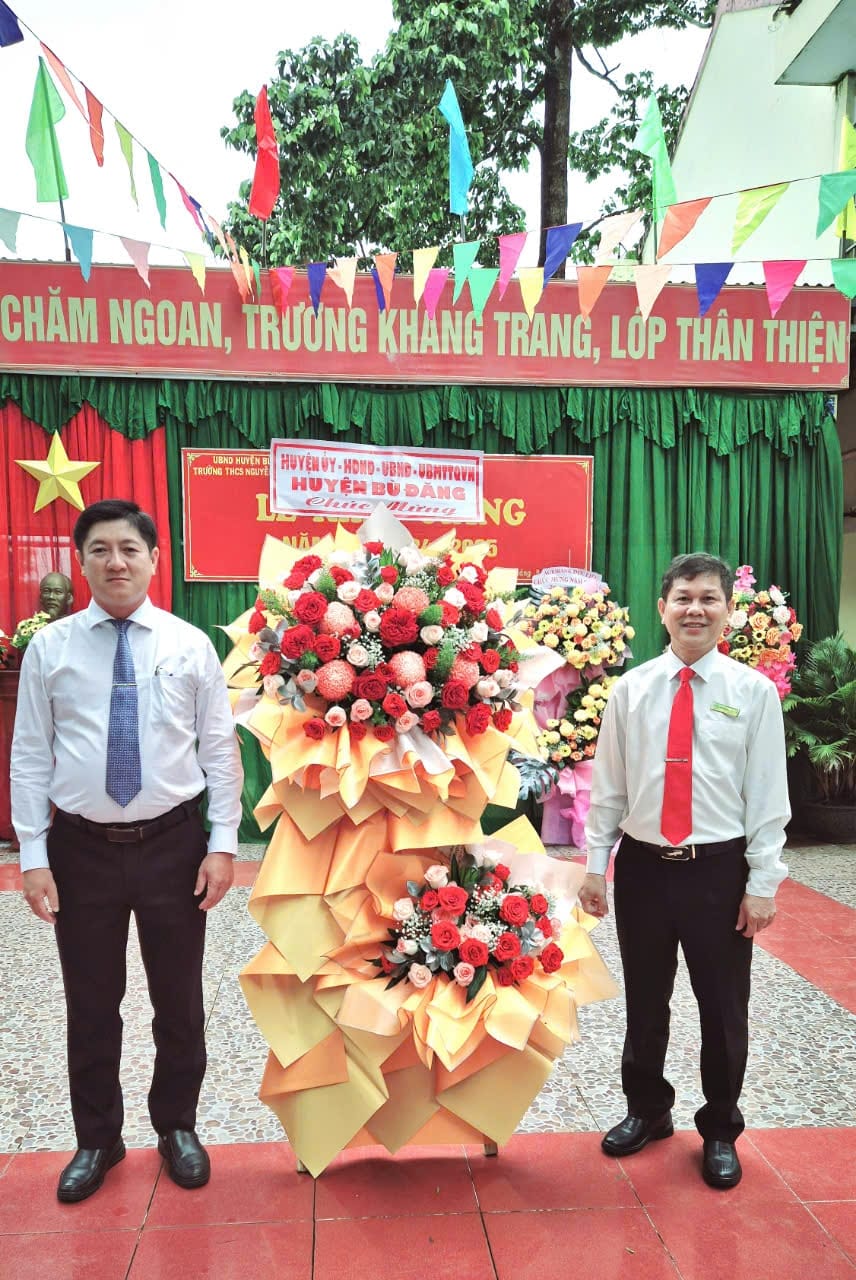 KHAI GIẢNG NĂM HỌC MỚI