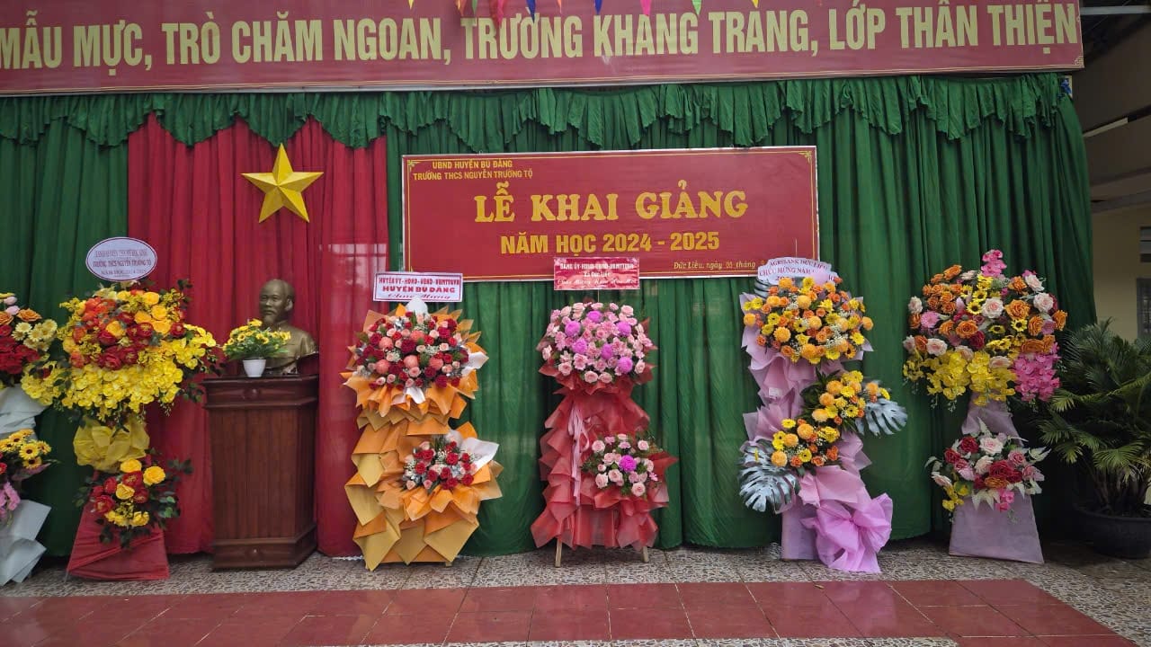 KHAI GIẢNG NĂM HỌC MỚI