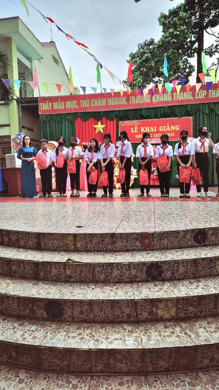 KHAI GIẢNG NĂM HỌC MỚI
