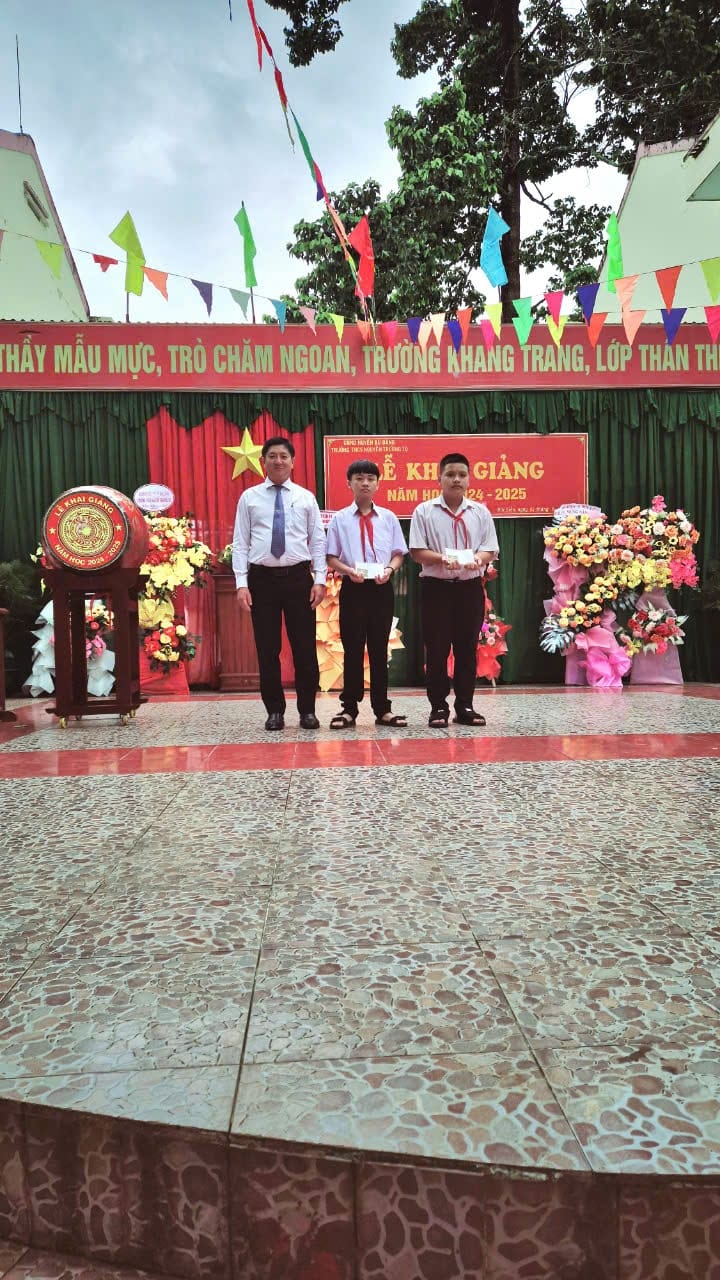 KHAI GIẢNG NĂM HỌC MỚI