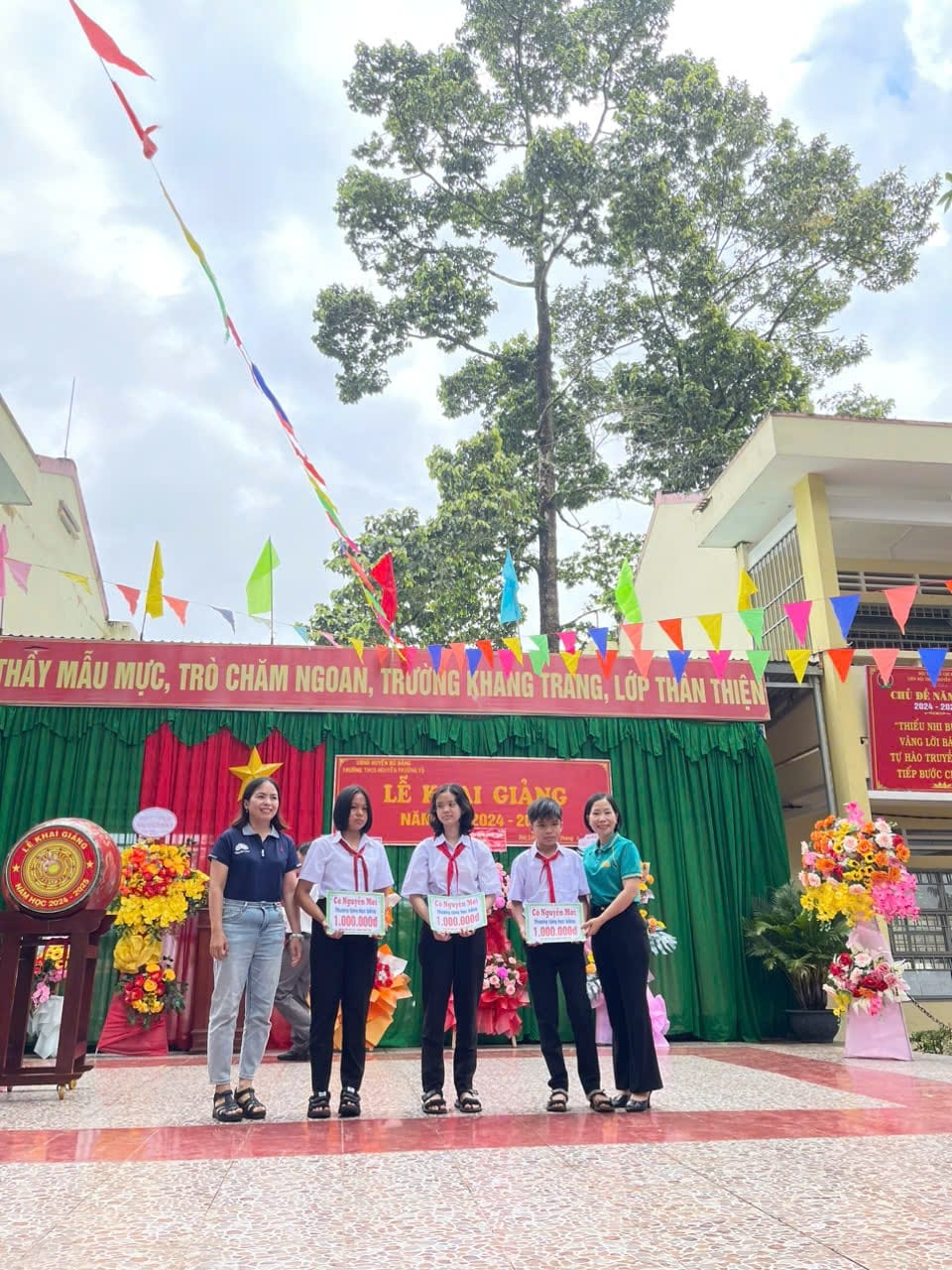 KHAI GIẢNG NĂM HỌC MỚI