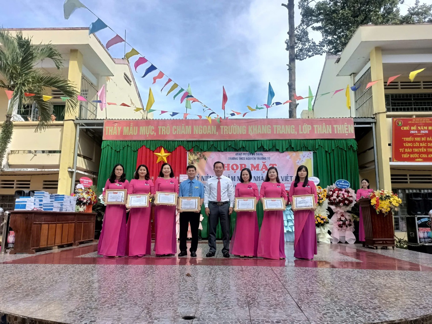 CHÀO MỪNG 20/11