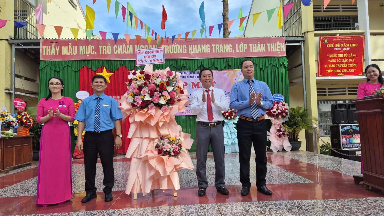 CHÀO MỪNG 20/11