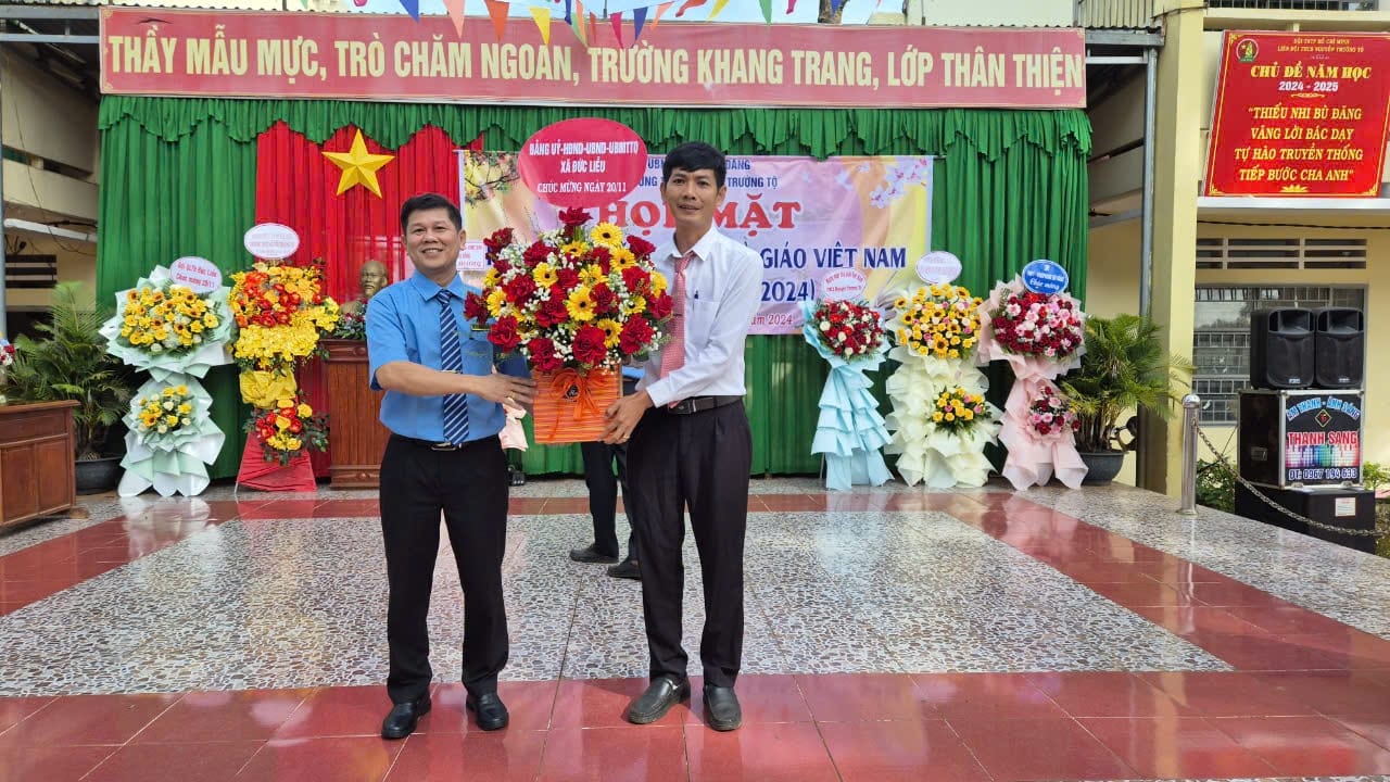 CHÀO MỪNG 20/11