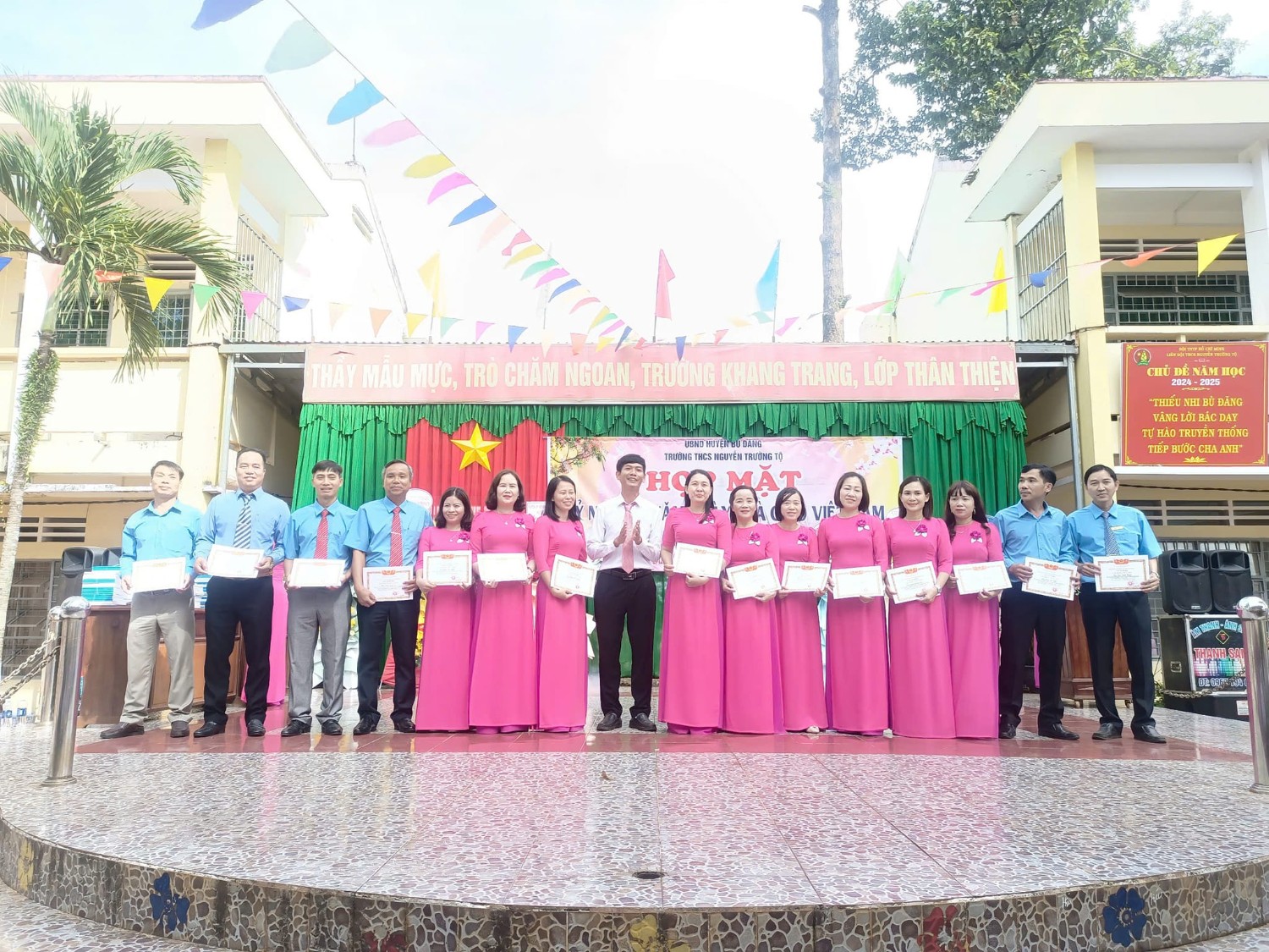 CHÀO MỪNG 20/11