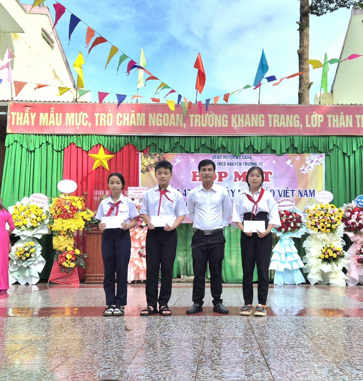 CHÀO MỪNG 20/11