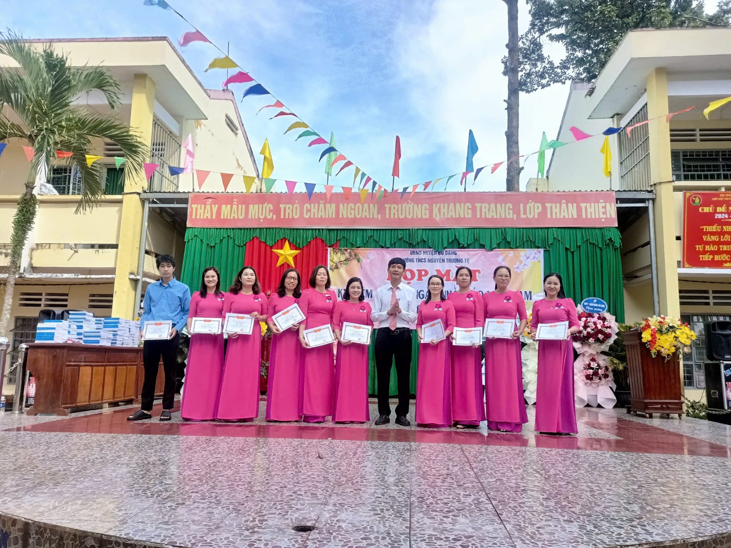 CHÀO MỪNG 20/11